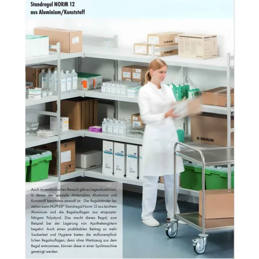 Beispiel: Eingehngter Hupfer Norm-12 Alu-Kunststoff Regalboden in einem Klinikregal. Die geschlossene Kunststoff Auflage lsst sich einfach einhngen und flexibel in der Hhe verstellen - ideal fr hygienische Anwendungen im Medizinbereich.