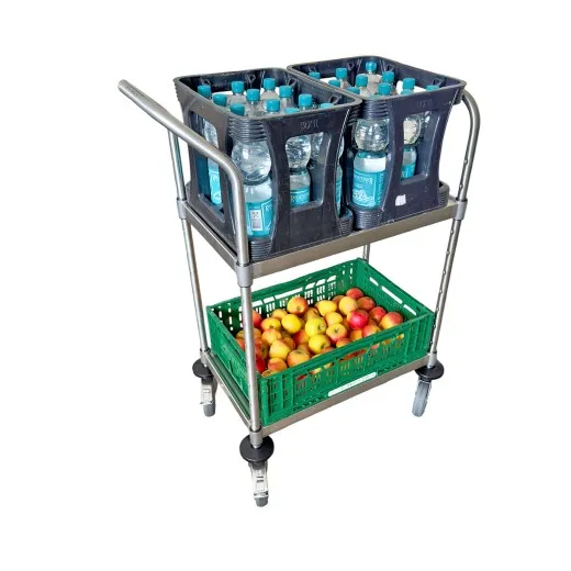 Hupfer Edelstahl VarioCart - 2 Borde - Servierwagen VC 8x6/2 Ergo M - 0112697-EM - mit einem ERGO-Griff - Anwendungsbeispiel Hupfer Edelstahl VarioCart VC 8x6/2 Ergo M mit zwei Borden und ERGO-Griff. Anwendungsbeispiel mit zwei Getränkekisten und einer Obstkiste. Für 60x40 cm Behälter, ideal für Gastronomie, Catering, Bäckerei, Fleischerei, Klinik und Lebensmittelindustrie.