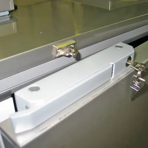 KC720CN - K. & M. Holland Mll- & Abfallkhler fr 1x1240l Tonne - Detailansicht der abschliebaren Tr