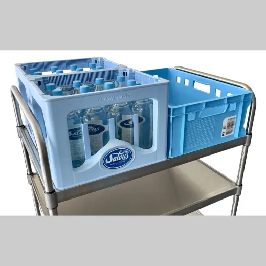 Anwendungsbeispiel des Hupfer Edelstahl Etagenwagens VarioCart VC 8x6/4 L-L mit Getrnkekisten und 600x400 mm Behltern. Zeigt den Einsatz mit EURO-Boxen und Kisten unterschiedlicher Hhe fr flexible Nutzung im Transport und Lagerbereich.