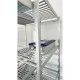 Hygieneregal mit Hupfer Norm-12/20 Aluminium Regalstnder 0201245 im Einsatz mit Sterilguttransportbehlter - ideal fr einr sterile und sicherer Lagerung im medizinischen Umfeld.